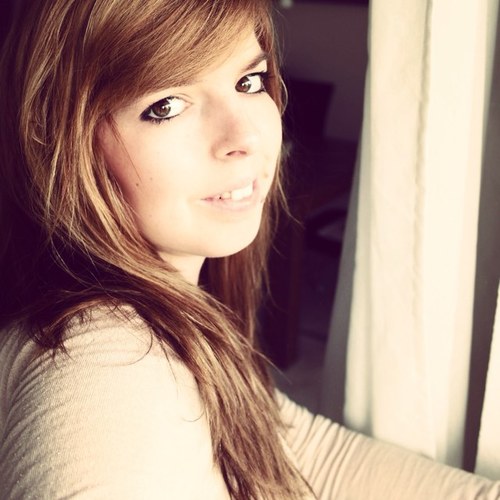 chocoladecookii's profile picture. verpeilt//verliebt❤//verrückt//anything else?i don't think so.