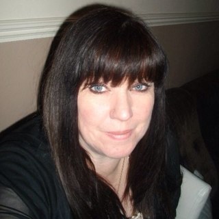 juliedaze's profile picture. 