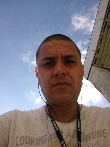 Nunca Nos Julgue por quem aparentamos ser. Você também não gostaria de ser.  Conheça-nos melhor melhor e depois  possa ou nos julgar ou ser nosso amigo.