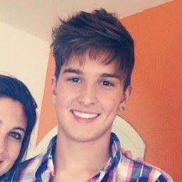 Solteiro *-* a procura d um amor sincero!