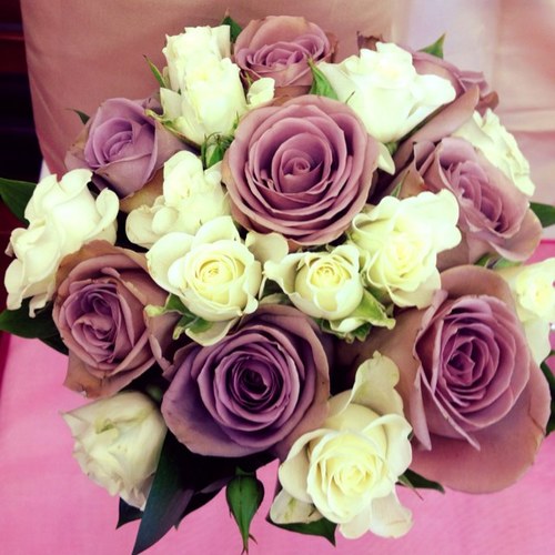 Family run country flower shop, flowers for all occasions.