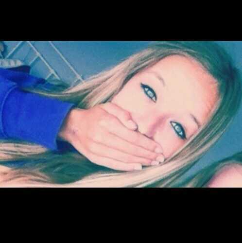 Hi i'm elodie, i'm a selenator and belieber, got a problem with that, fuck off? because they mean the world to me