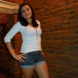 entre a beleza e o carácter, escolha o carácter pois a beleza um dia acaba, e o carácter dura a vida toda!!