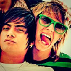 Eu sei que vocês estão longe. Eu sei que muitas lágrimas ainda rolarão pelo meu rosto, mas eu não vou desistir tão fácil. #Restart SINCE: 19/07/11