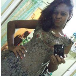 sou aquela que tem selo de qualidade 
sou aquela que vc queria ser
simplismente sou eu
ah e sou tbm aquela que é apaixonada pelo HARMONIA DO SAMBA adoroooo
