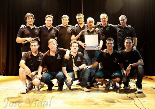 Asociación de Música Tradicional Tierra de Pinares de Aldeamayor Somos un grupo de gente vinculada al mundo de la dulzaina y el folklore Castellano desde 1985.