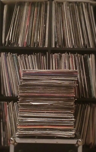 Deejay_Lp's profile picture. Dj / Lover of dead musical genre's - may Ukg R.I.P -

                          https://t.co/drOb5gkwJA keeping the underground alive