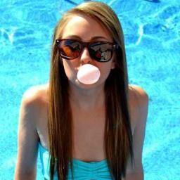 Zao sono la figlia di due fake . @EleanorCaldo la mia mamy ♥ . #Darcy la mia Best ♥ , #Riccio , #Pezz , #Mils , #Tay , #Charlie #Cher ♥ #Single || 17 anni ||