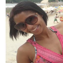 Um ídolo ; DEUS ,uma Paixão a leitura, um lazer cinema , um robe ir a praia . um prazer Viver intensamente.