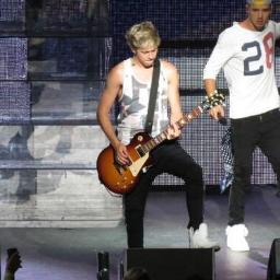 ••Directioner •• Narry •• Some people call me insane but Makayla works too... •• I FOLLOW BACK! JUST ASK ♥
