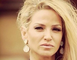 I love the beautiful @SarahNHarding who is in the band @GirlsAloud