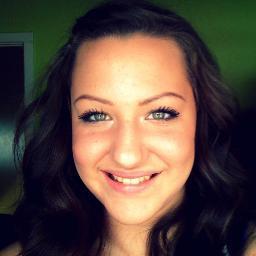 ilovemakeup9119's profile picture. Makeup lover, football maniac, Faith Hope + Love 3