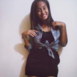 Sou linda e moro longe, ahá :3