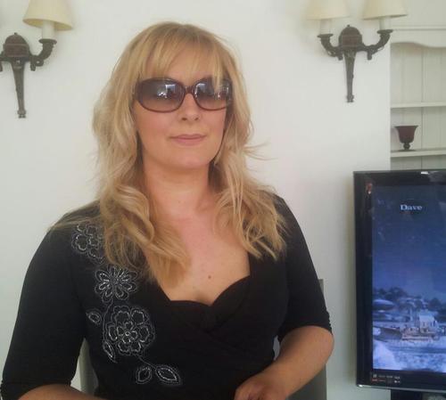 theblondedba's profile picture. Does Oracle , SQL Server  . C# , citrix ... basically I'll have a go at anything puters.  I also walk ... and walk ... and walk ... some more .