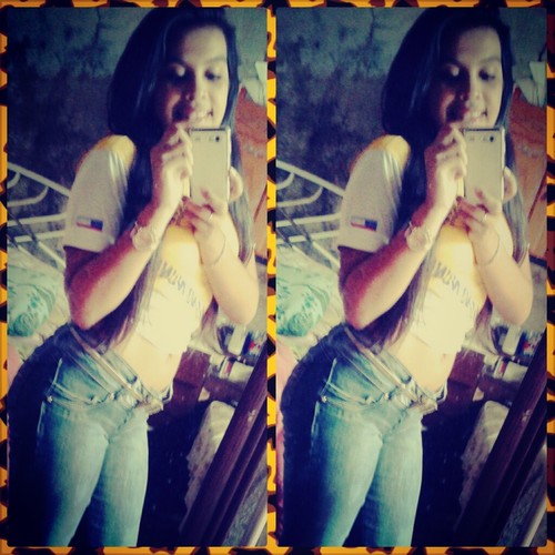- E operando Deus, quem impedirá? NINGUÉM!♫  #Deus a razão do meu existir [♥]
Sophia meu amor e vida ♡*-*