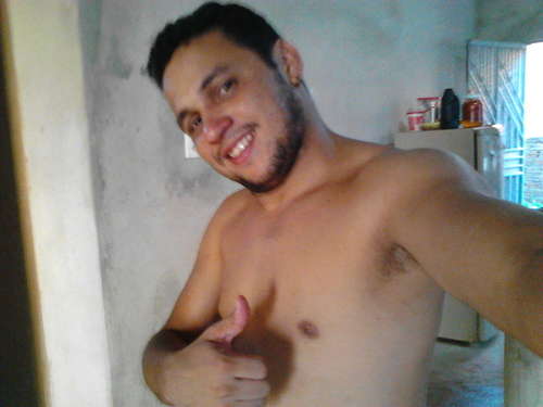 Gosto do que me faz feliz!!! Um simples gesto as vezes fala muito mais que mil palavras!!