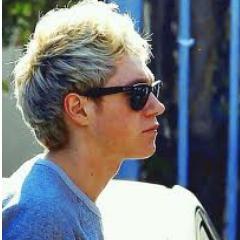 Still hungry Sweet ♥ ♥ Nice ♥ ♥ I like to sing funny
Oh and I love 1D ♥