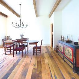 We craft custom plank floors and hand made furniture from both reclaimed and newly sawn wood.