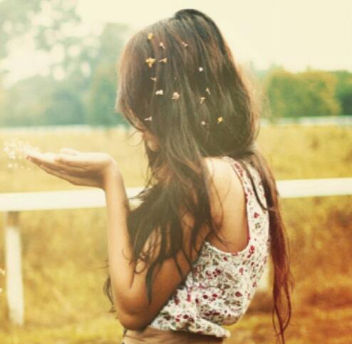 teenageeliife's profile picture. Just a girl with a phone and no life.