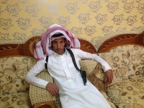 الوقـت لا من صـار ضدي ولا طاع راضي ب حكم اللـه علي يا زماني لا طاح معكاز الهقـاوي على القاع اثبت على ساق الصـبر في مكانـي