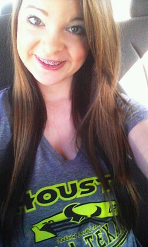 16 years young.
junior.
Softballs my game.God is my rock. Family is my everything.
Follow me, I follow back.