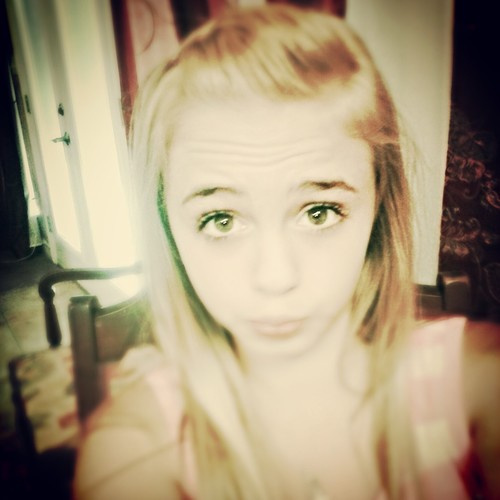 My name is Trinity and i dance,sing,and cheer i hope to b a professional singer/dancer!!!