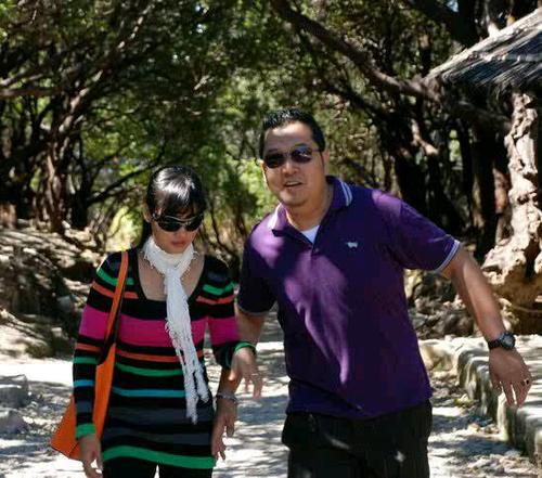 a wife and mommy of baby Aira setiawan