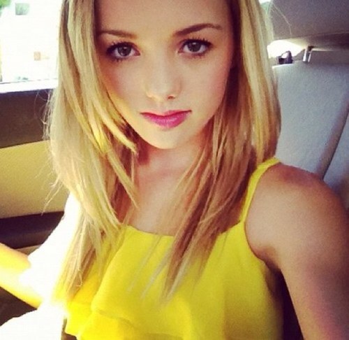 RosieKenyon's profile picture. 14 years young, and living life! My brother @ItsJoeKenyon is my hero, and I owe him a lot. I may not show it but, he's my everything. Cheerleading!