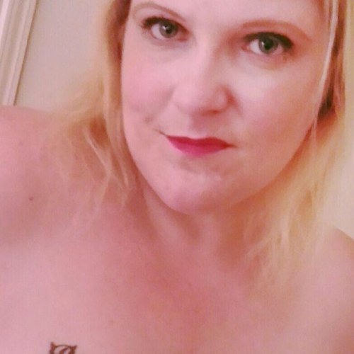 Funny, friendly, bubbly blonde who lives her life to the fullest, while being a single mom raising her daughter. Going to school to become a Parole Officer.