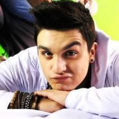 Posso dizer milhões de palavras, mais nada é o suficiente para falar do meu amor por ti. (@LuanSantana)