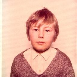 starter-finisher originally from Kingston-upon-Hull, settled in leafy Cheshire, moved to Hornsea for retirement.