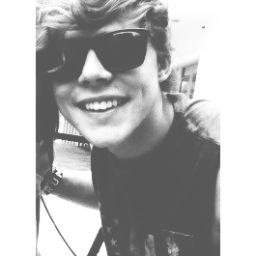 ashtonirugh's profile picture. the best years • funny story: michael clifford once stole my oyster card • afi+cth+lrh/4 + band ♡