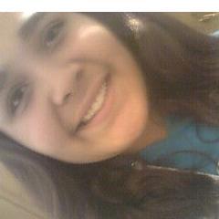 Elα é perfeitα, mαs tem inúmeros defeitos.
Elα fαlα αlto, gritα, dá gαrgαlhαdαs, mas se fαz de tímidα.
Elα é sαntα, mαs sabe provocαr ★