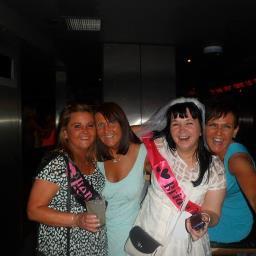 kellywhitehead1's profile picture. Never be afraid to sit a while and think......