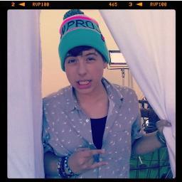 mi Sueño Es Que Estas Personas Me Sigan: @matthunter123 - @sanchezsammi 27/11/13 21:57- @HuntermomLouisa. Mauricio bazan me sigue 28/11/13 20:18.