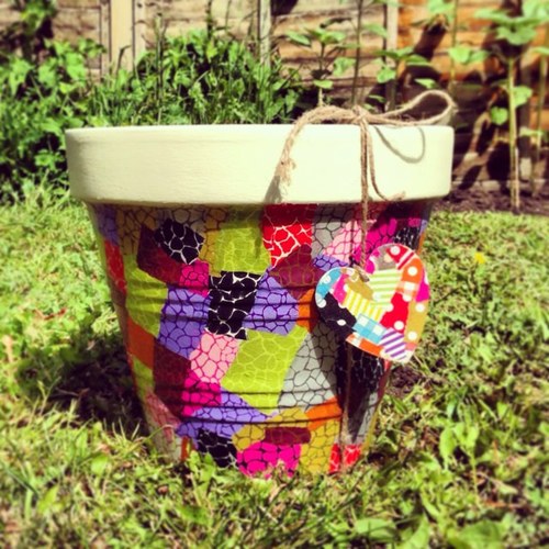 Deco Dolly are a London-based mother and daughter team of bespoke craft artisans specialising in unique decoupage gifts and furniture upcycling