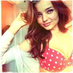 @ArlisCullen's my sun, he makes me shine like diamonds.   {|18+|Female Jasper|#InverseUniverse|}