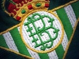 Albaceteño de nacimiento, Bisbalenc de adopción. Guitarrista aficionado, pseudoinformatico de convicción y bético de vocación