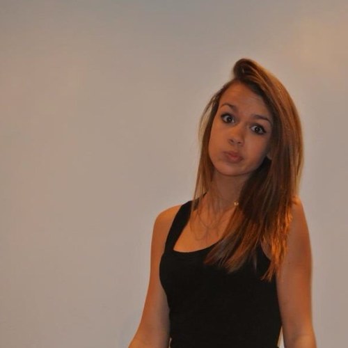 Eva_yardemian's profile picture. eva , french ☺ Intagram--Eva_yardemiian