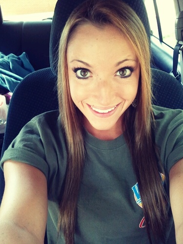 A southern draw with dark tan legs
 Aint nothin' like a woman southern born and bred