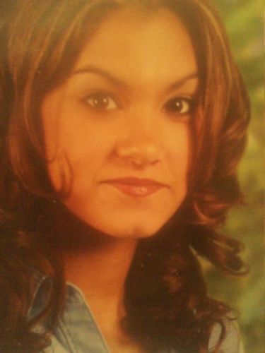 i love my fam n my lil girl i like hang out with friends im a cool person 2 b with i don't take no shit from nobody....