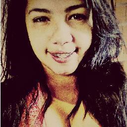 - Por mais que eu esteja triste, nada vai me abalar, vão apenas me ver com um sorriso no rosto, fim . *-* //
lindo em inglês é beautiful, em português é eu ;3