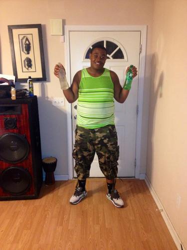 fxkdemniqqahs's profile picture. middle finger up to tha ops