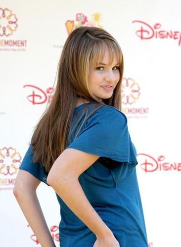 Hey! Im Bailey Pickett! Im a farm girl! Im on the SS Tipton! London, Zack, Woodie, Cody and Maddie r my best friends! :)! [RP/not Debby, shes @TheDebbyRyan]