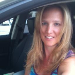 I'm a former reporter and world traveler who fell in love with an Aussie bloke - and whoa! - here I am. Stepmom of 2, learning as I go.