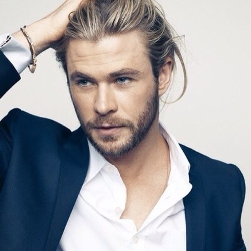 Hunter and brother. Wizard fighting for the greater good. Werewolf hater. 26.