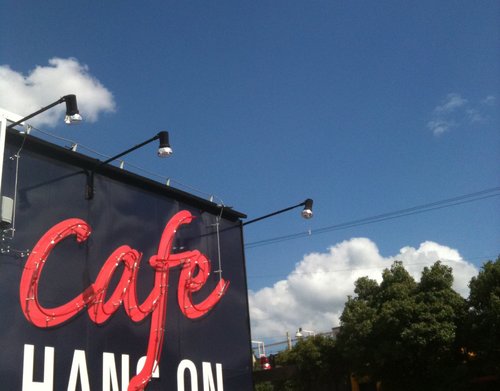 hangoncafe_890's profile picture. 枚方市R1沿いのアメリカンカフェレストラン。10/30(金)をもちまして閉店致しました。9年5ヶ月、本当にありがとうございました。