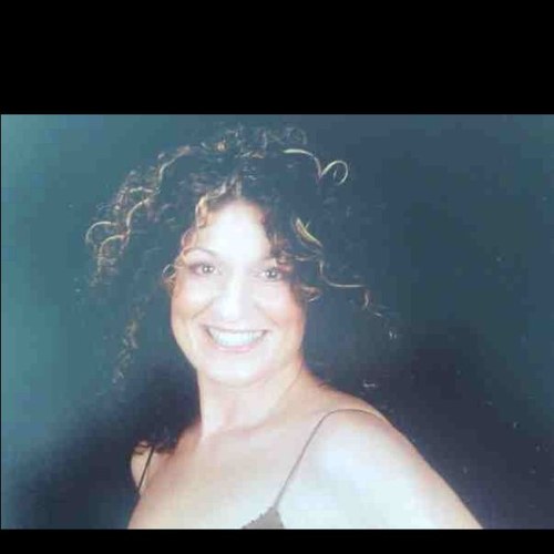 Single mum of two amazing young adults. Business owner, horticulturalist and garden designer.