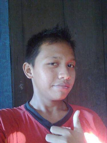 Dunia bagaikan sebuah danau  ♈ªnğ   ϑϊ penuhi oleh hewan ganas dan kuat siap  ♈ªnğ  kuat maka ia akan hidup............(Tessario.p):(al-ikhlas punya bersama)