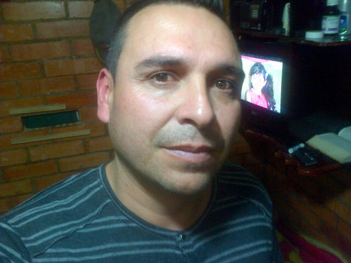 Persona muy cariñoso amable y muy tierna separado y amos la vida y a mis hijos